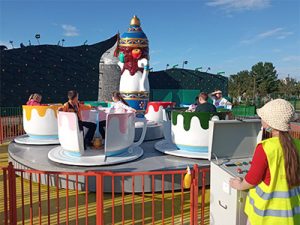 teacup rides in Moldova