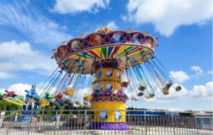 ayunan wahana kursi terbang